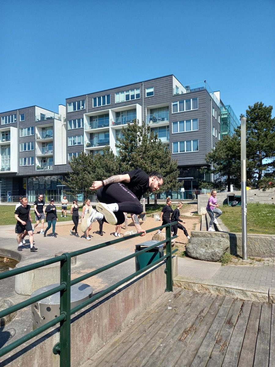 ITeladia1's tweet photo. #Life Orientation #Malmo University, UWC and WCED LO collaboration #Physical Education Project #Outdoor Pedagogy #Metodik Naturale #Packour @DavidMaynier @DBE_SA @WCEDnews @WCED_Districts @NaptosaC @teachingconnect @NoorRichard @DrDarrenGreen @SalieA_ https://t.co/RQ4IeYRXhx