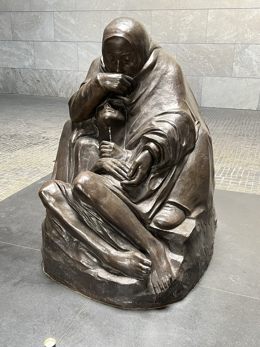timorahilly's tweet photo. The building encloses a simple large space at the centre of which is a beautiful pieta style sculpture by Kathe Kollwitz simply called 'A Mother With Her Dead Son' powerful and beautiful! Many thanks to @gavinplumley for making me aware of it.  #neuewache #kathekollwitz 2/2 https://t.co/uTM7vKyeA4