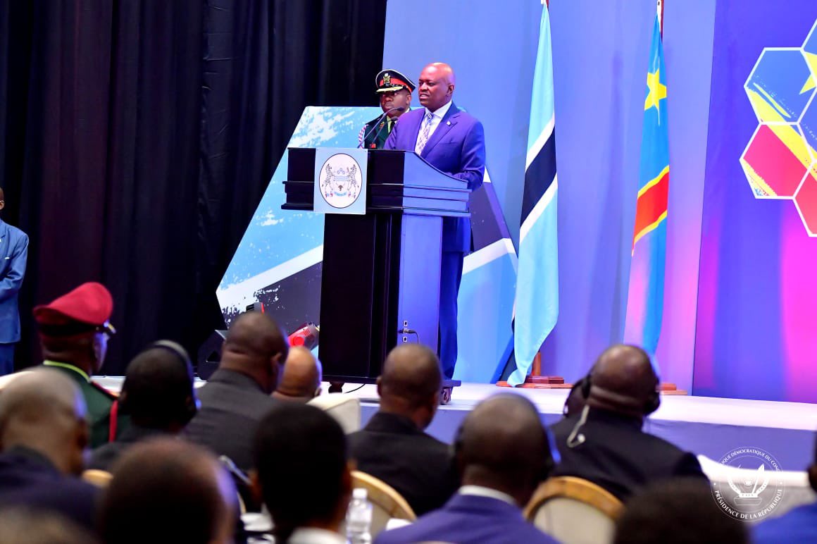Presidence_RDC's tweet photo. #RDC 11.05.2023|#Gaborone
Le Chef de l’État, Félix Antoine Tshisekedi Tshilombo et son Homologue du Botswana, Mokgweetsi Masisi ont présidé, ce jeudi, le Business Forum RDC/Botswana, qui a réuni les entrepreneurs des deux pays. https://t.co/rEfcWSGLry