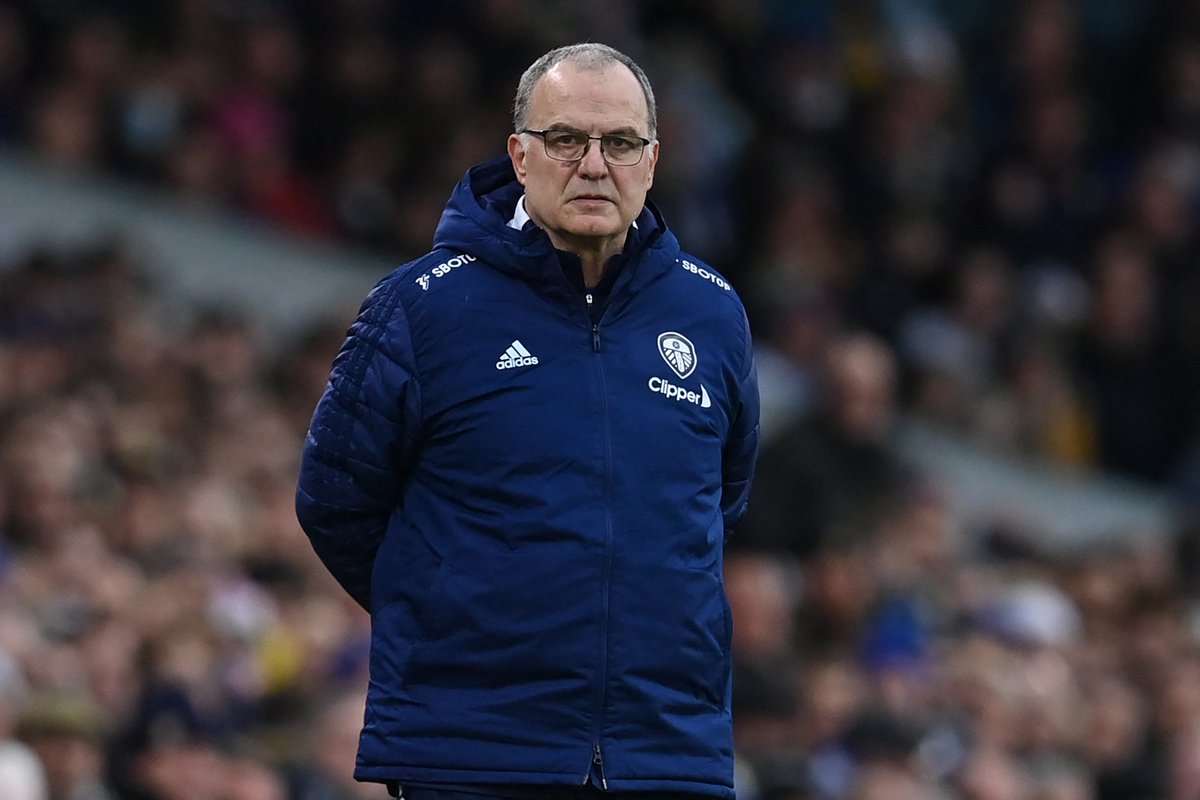 FabrizioRomano's tweet photo. Marcelo Bielsa is back — he’s set to sign as new coach of Uruguay national team. Done deal as full verbal agreement has been finally reached. 🚨⚪️🇺🇾 #Uruguay

Federation member Jorge Casales has confirmed that former OM and Leeds boss will sign the contract in the next hours. https://t.co/HXDXd21Ow7