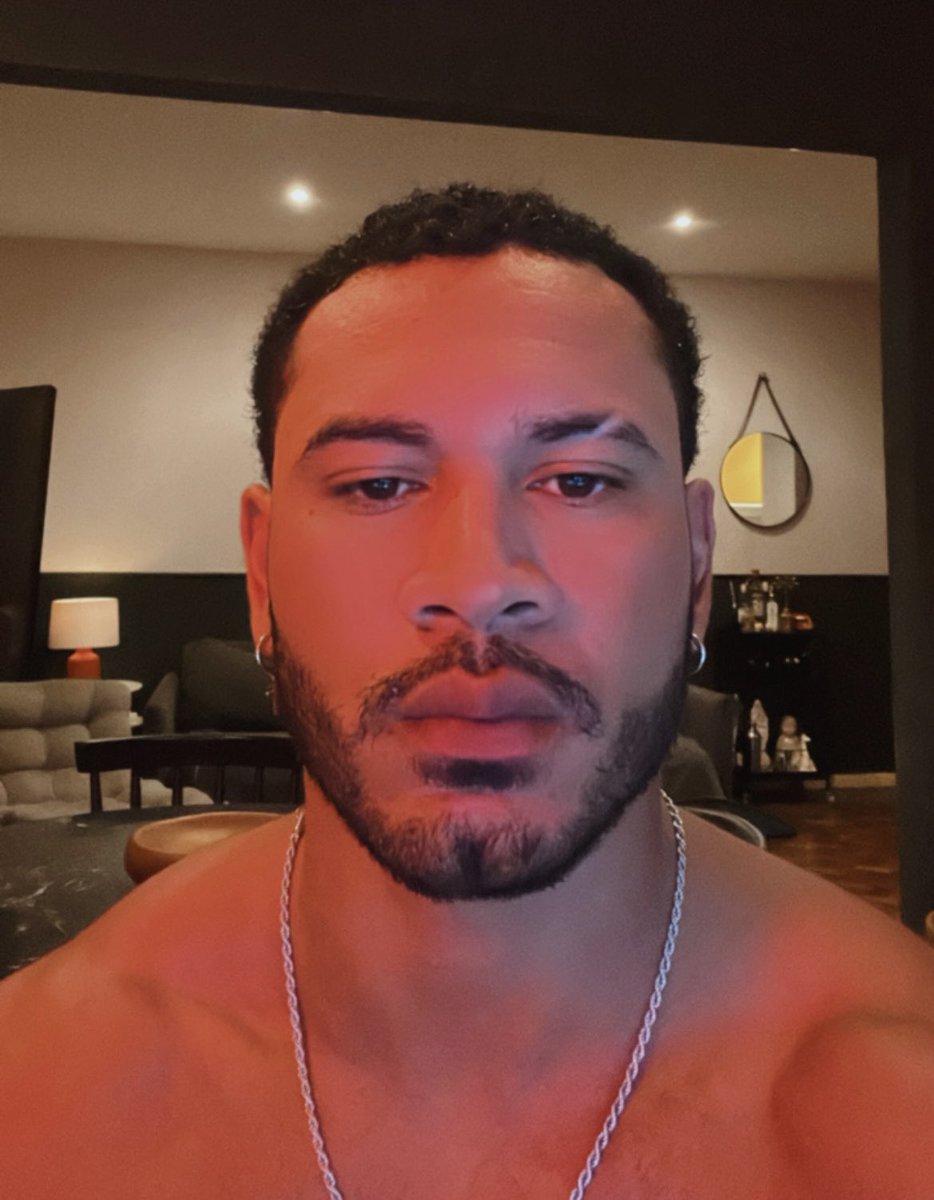 Fv4QAutXwAEyveD?format=jpg&name=medium