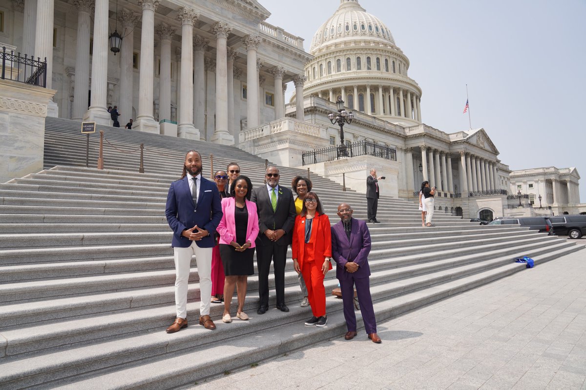 Internet access is a great equalizer, bringing new opportunities to communities previously left in the dark. #LA02 benefits greatly from the #AffordableConnectivityProgram which discounts internet service. Wonderful to meet with leaders in #tech to discuss this vital program.