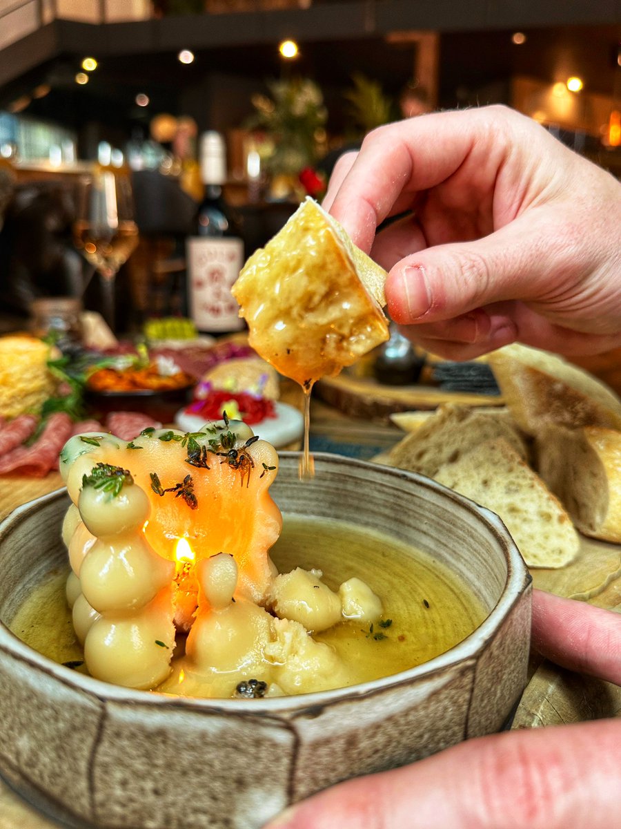 SimonJWoodUK's tweet photo. Bread and Dripping
Sundays are, after all, for candle lit dinners…..
Depending on what MOOD you’re in
#beef #beeffat #candlelight #candlelitdinner #woodmanchester #simonwood https://t.co/XeIJ72WdTb