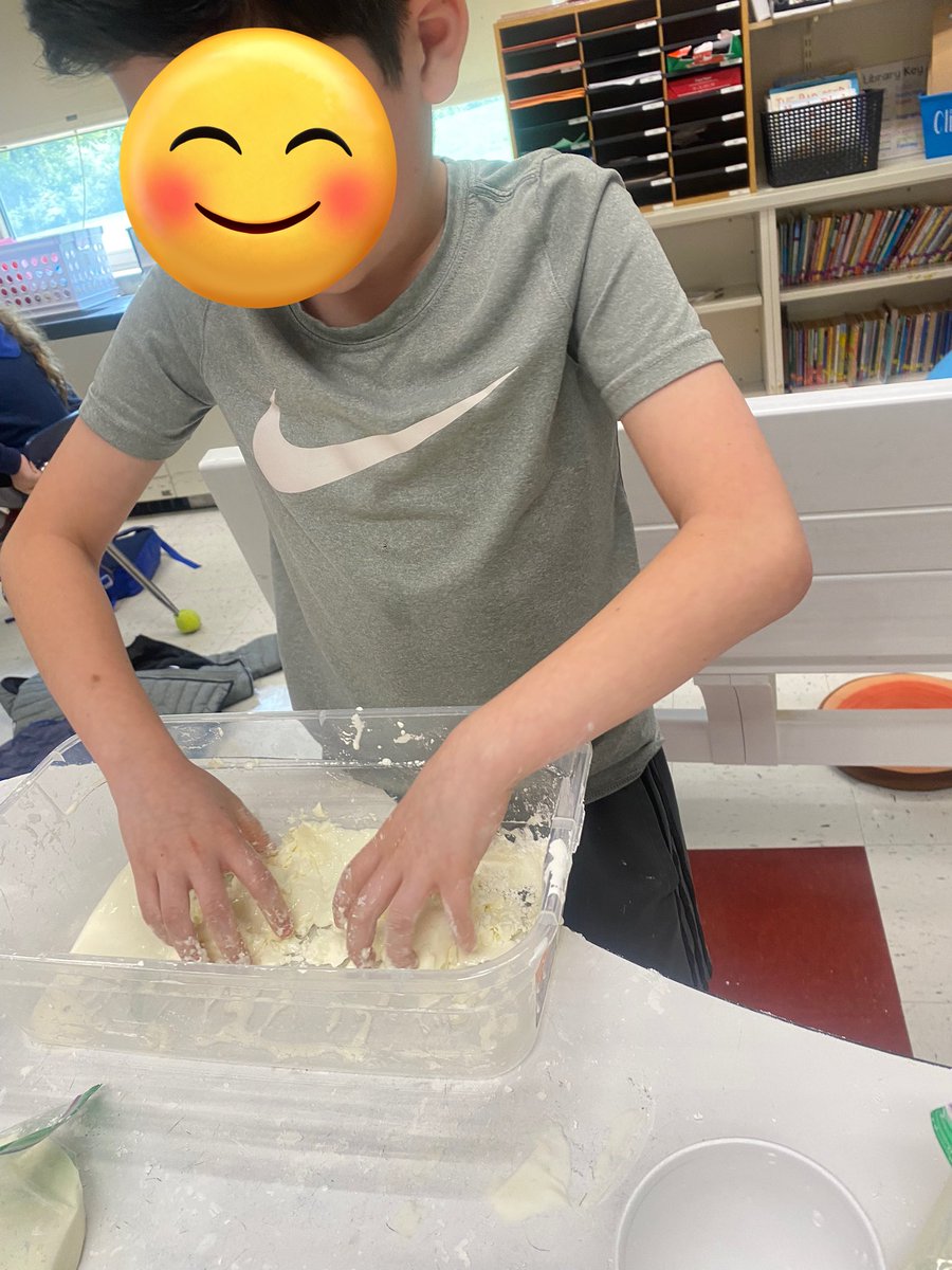 Mrs_Mazzuca's tweet image. Day E in our abc countdown was for experiment. Today we whipped up a quick batch of Oobleck! #wearechesternj
