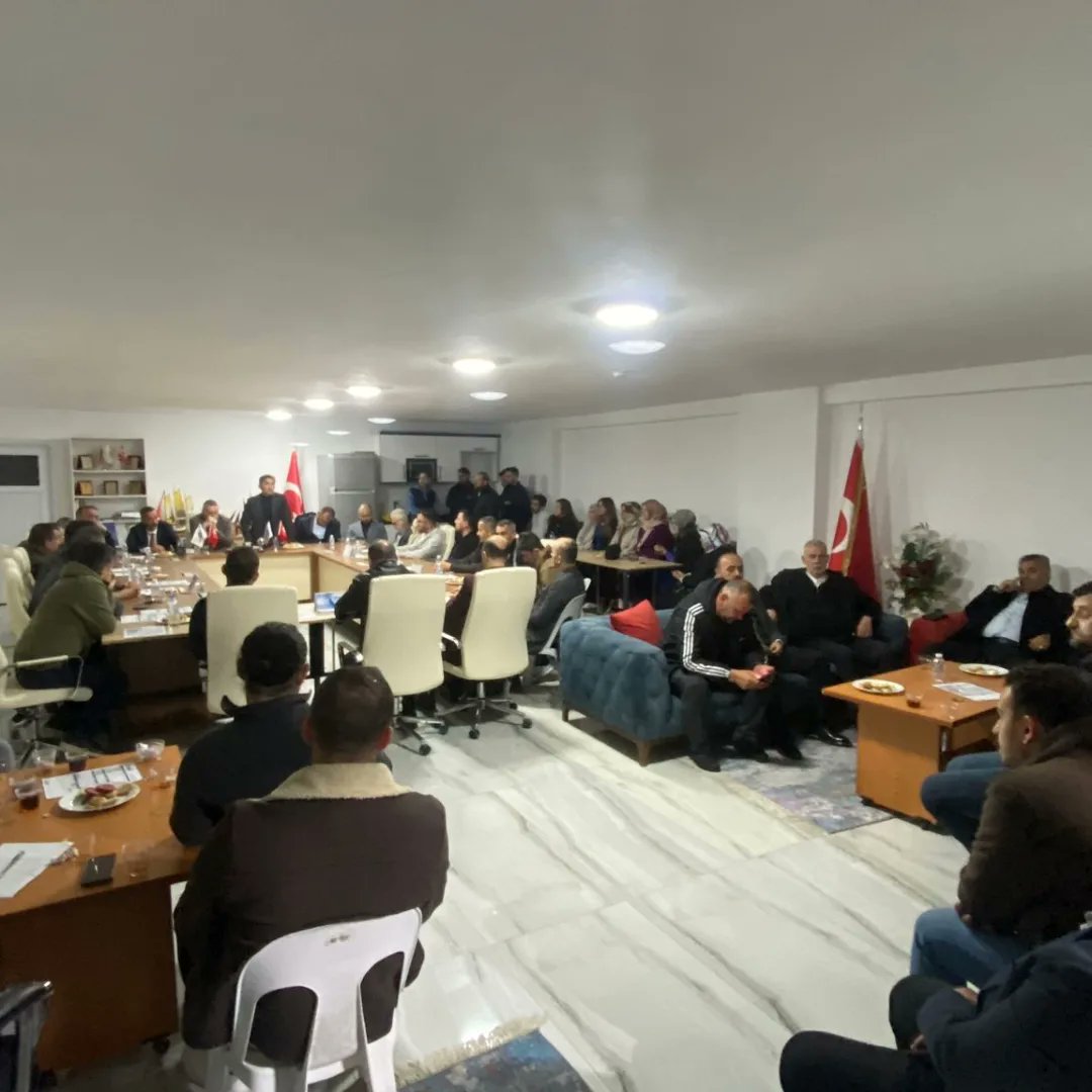 CYaylak's tweet photo. #SİNOPLULAR #DERNEĞİ 
MHP Gebze İlçe Başkanımız Sayın Bülent Özdemir, İlçe Yöneticilerimiz ve Milletvekili Adaylarımız Sayın Haktan Kalıntaş, Sayın Celalettin Yaylak, Sayın Hacı Ertan ile birlikte, Gebze Sinoplular Derneğini ( SİYAD) ziyaret ettik. https://t.co/htK0KdpY3M