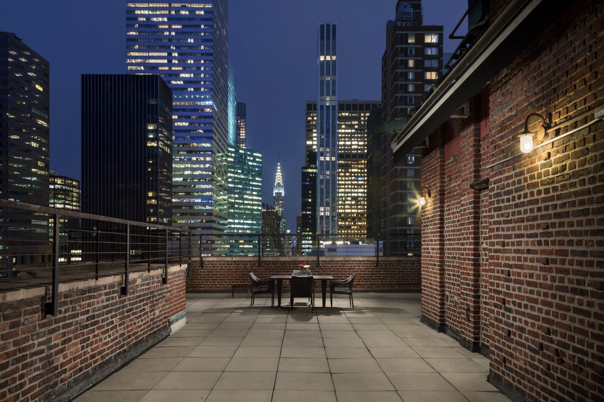 Hotel_57's tweet photo. Wind down your evening with unbeatable views of the city. 🌃 https://t.co/chQwMxTsKT