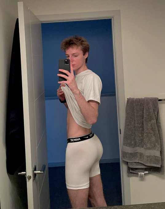 Horny after workouts https://t.co/qcL7RZLzoO