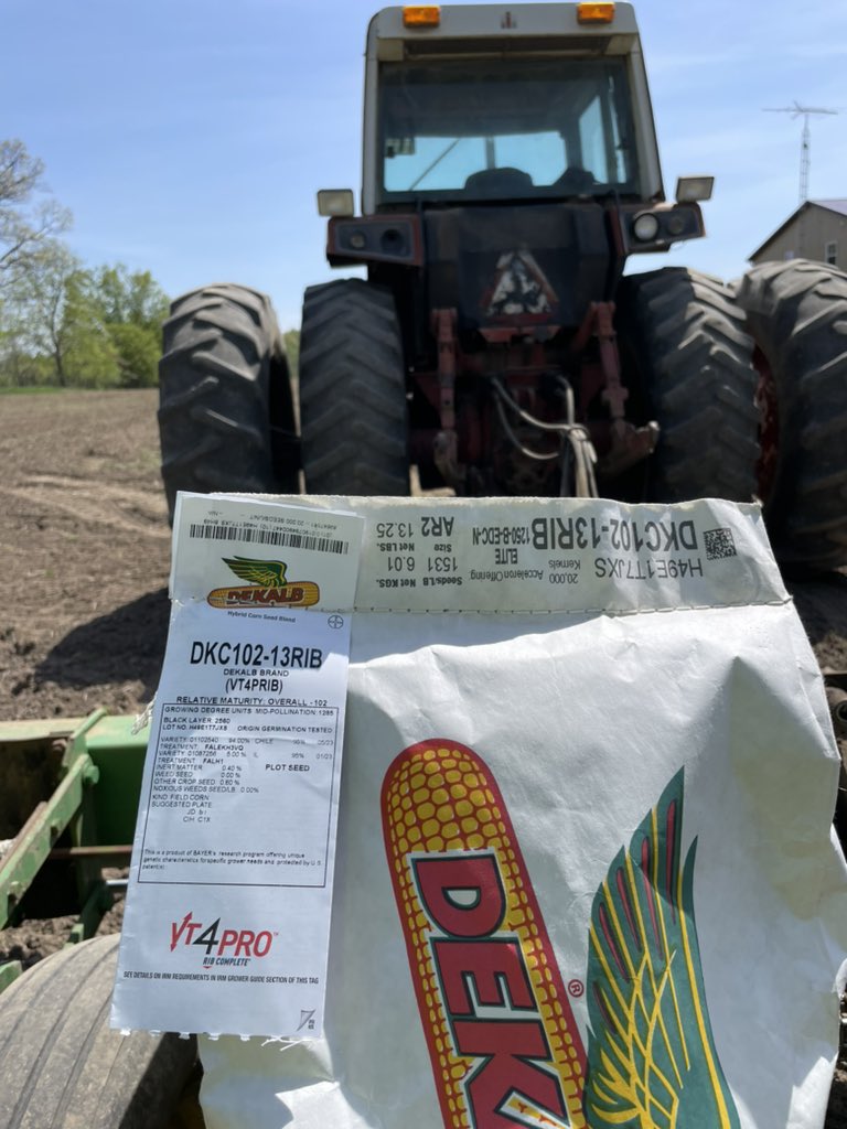MSUMann's tweet photo. A few more @DKCAS_MI plots in the ground today in S MI. Looking forward to getting a close up look at our VT4s in our lineup👀 #WinningHasRoots https://t.co/CagiuQ8B89