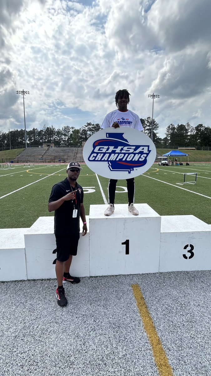 DTown_DAWGS's tweet photo. State High Jump Champion!! Mekhi Oliver @MekhiOliver Football,
Basketball, T&amp;F—3 sport athlete!  DHS is so proud! https://t.co/9i3qkf7hjP