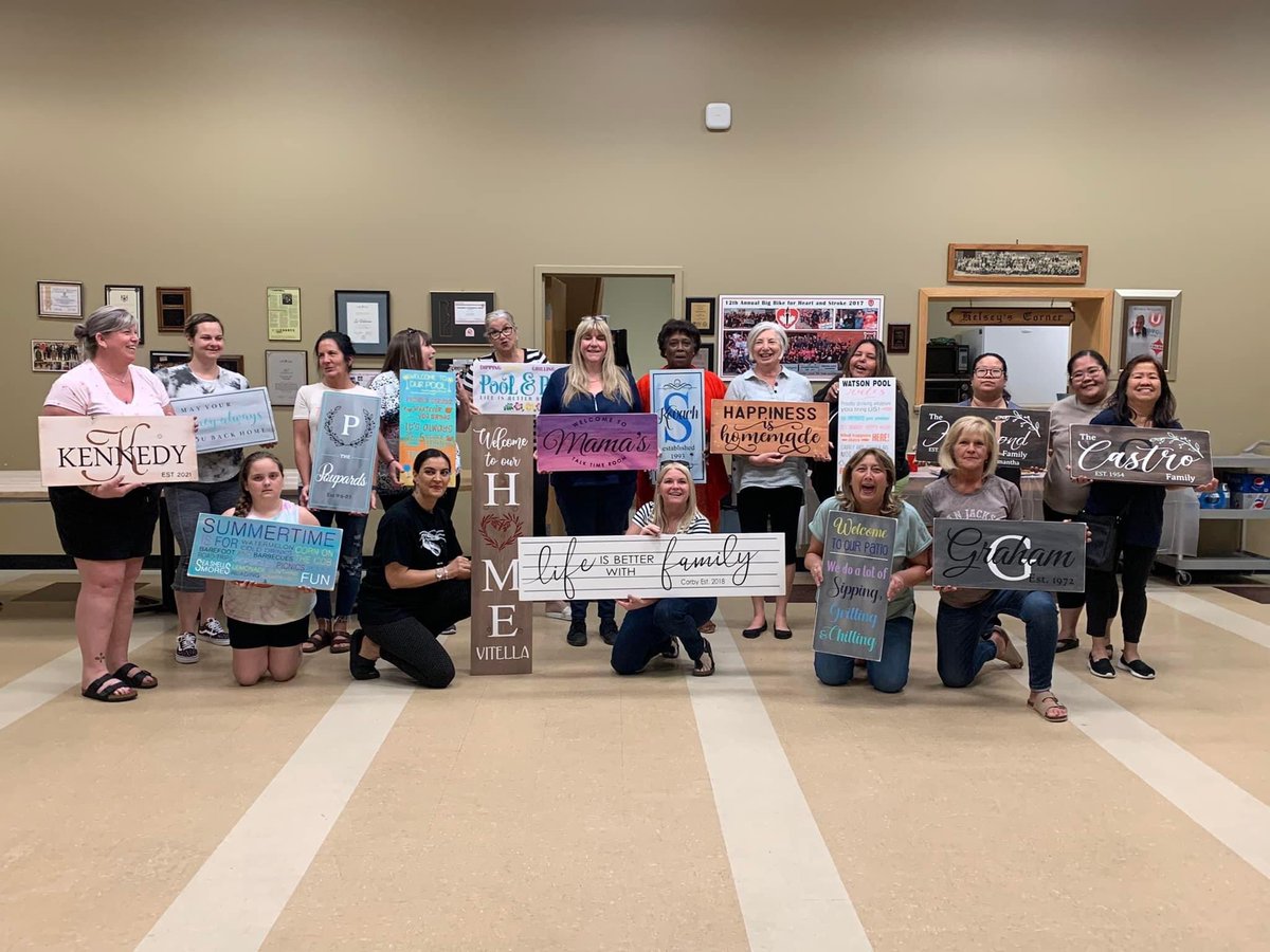 2458Women's tweet photo. @2458Women thanks these ladies for a wonderful evening. Sally's Signs and husband you were amazing as usual. All proceeds are being donated to Can Am Indian Friendship Centre.  We will be planning a Christmas sign event. We may or may not be pros now🤣 #unifor2458strong https://t.co/b9PIwsZVXO