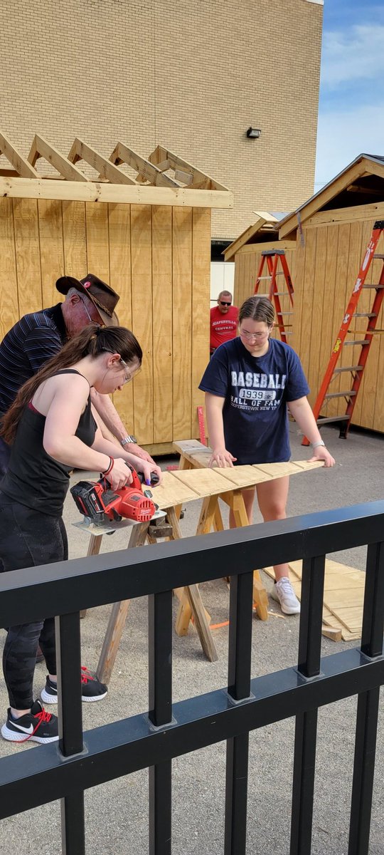 BarryCentral's tweet photo. Geometry in Construction community build in progress! @NCHSRedhawksCTE @Naperville203 @NCHSOFFICIAL https://t.co/mT3a4tGLOC