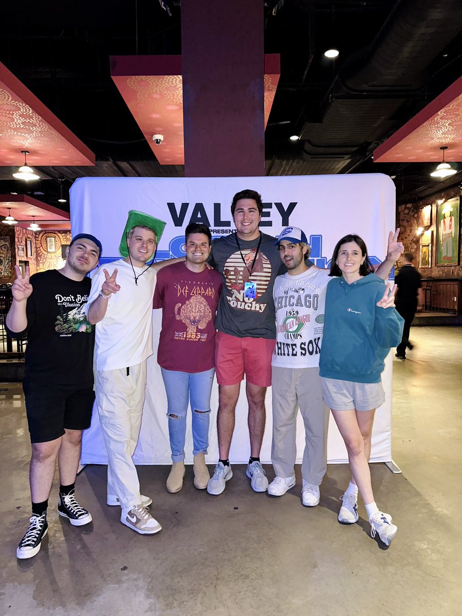 getawayxsummer's tweet photo. #LITTour round 1 we loveeeeee youuuu @ThisIsValley https://t.co/2s5VRIRUT8