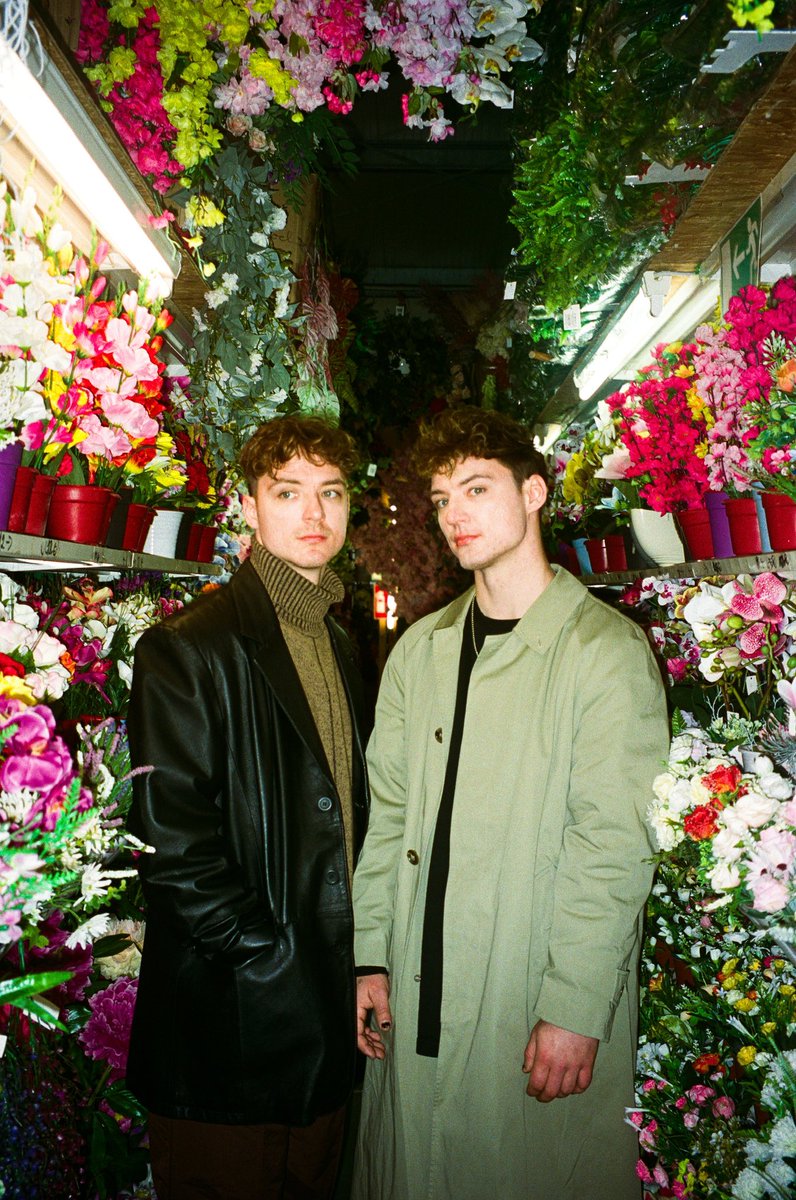 heikoisonline's tweet photo. ''UNGLAUBLICH'' OUT NOW🌺🥰

https://t.co/wURmwxWYEP

#youarehero #unglaublich https://t.co/7n29zlivd0