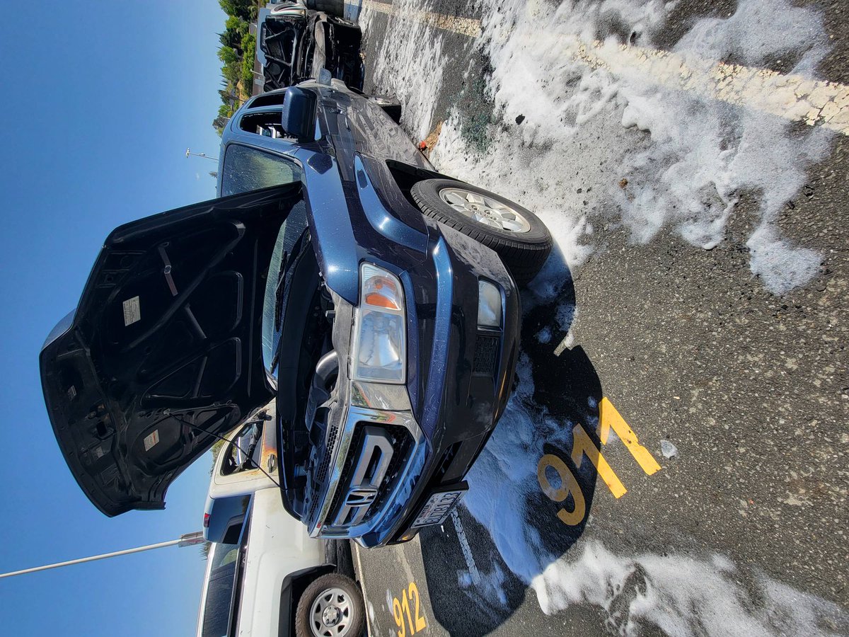 ContraCostaFire's tweet photo. Fire in eBART, Antioch parking lot extinguished with a total of six vehicles extensively damaged. Fire appears to have been caused during attempted gasoline theft. Incident remains under investigation. #bartic https://t.co/QIzg4dY3sq