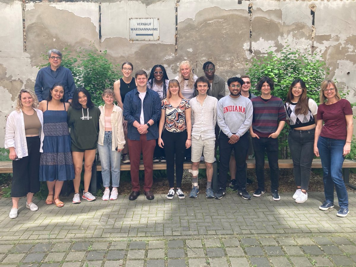 IU_Wells's tweet photo. @IU_Wells Freshmen @IU_Bloomington gathered in the courtyard at the IU Europe Gateway ⁦@global_iu⁩, getting ready for their visit to the Jewish Museum ⁦@jmberlin⁩ in the afternoon. ⁦ https://t.co/CKpPQBmIML