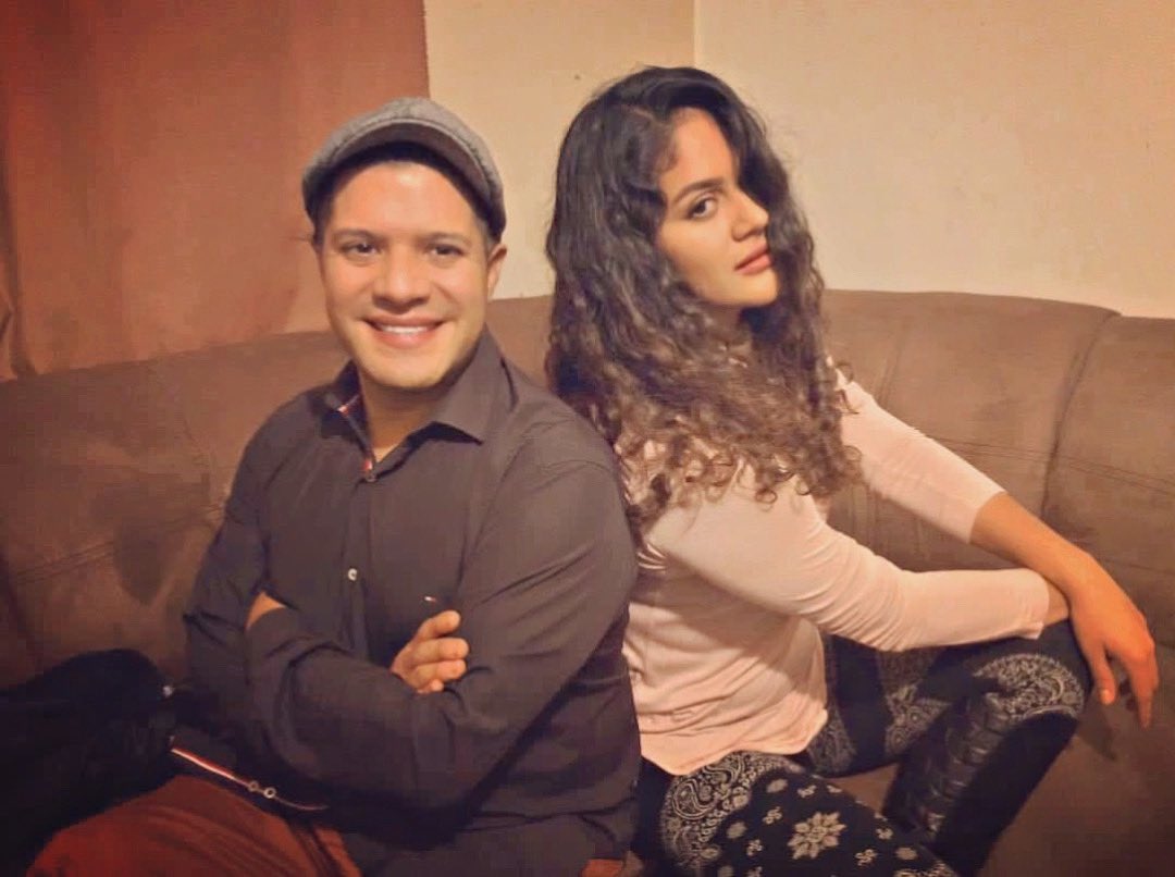 SoyKarenOficial's tweet photo. #TBT Recordando los ensayos previos a la grabación de nuestro EP “Sesión con Mario Patrón” Escúchanos acá 👉🏼 https://t.co/SQlTZ9b8Yn ❣️
#TBThursday #FelizJueves #FelizJuevesParaTodos #FelizJuevesATodos #Spotify #SpotifyRT #RT #MarioPatronJr #PianoyVoz #Cantante #Mexicana #Mexico https://t.co/fp6dnRRVH4