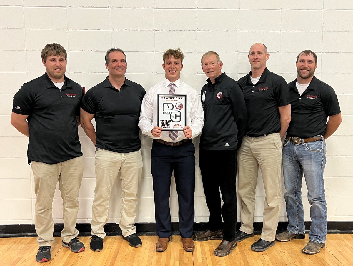 sbrumbaugh88's tweet photo. Super great kid (Andy Maloley) with all his coaches https://t.co/tj0icVHRkg