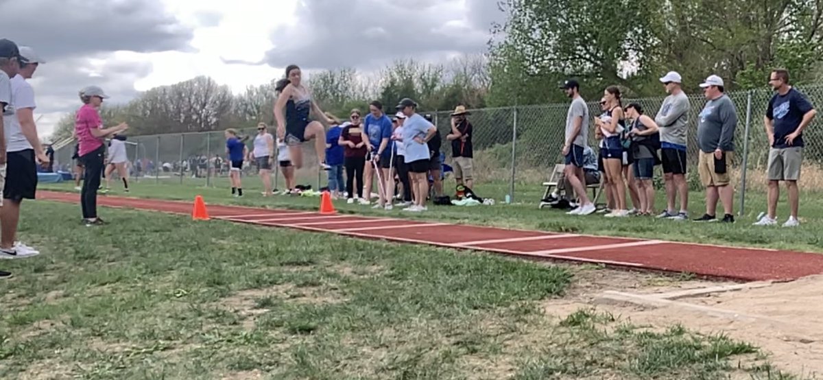 bobbyakelley's tweet image. Burke Bound!  1st place in triple jump with a jump of 35’ 1” nice job Lindee Lou! #3for3