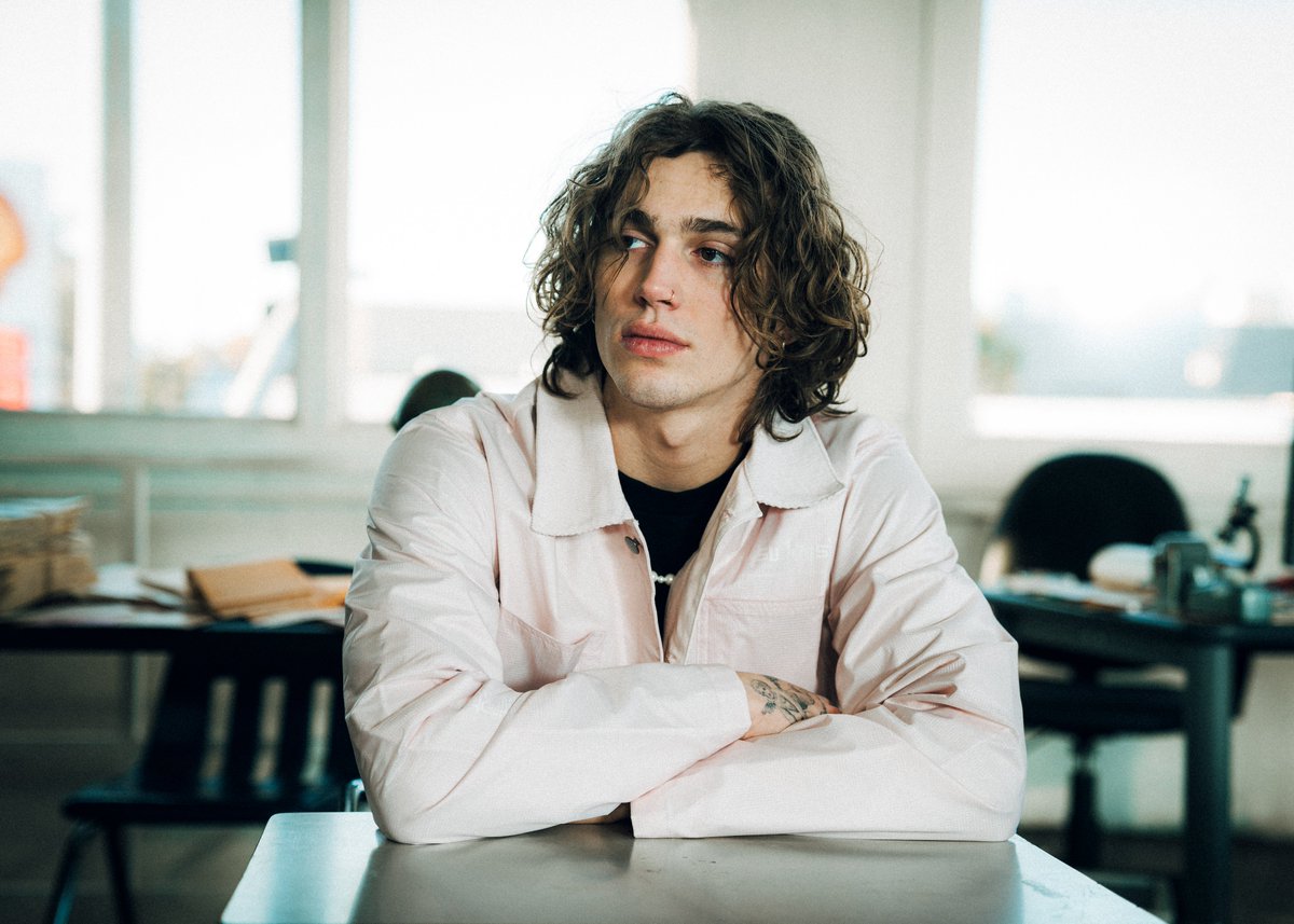 Happy 1-year in 100 Thieves, <a href="/vinniehacker/">100T Vinnie</a>! 🎉