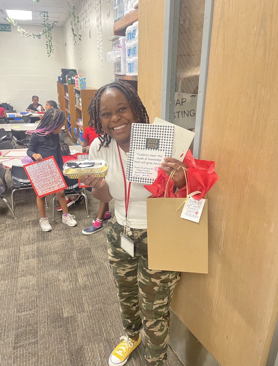 pink75236's tweet photo. My team of Collegiate Prep teachers are GREAT!!!
@CHISDCP @KoriLThomas @KimCurtis_CHISD 
#ThankATeacher https://t.co/sK84PcpRwj