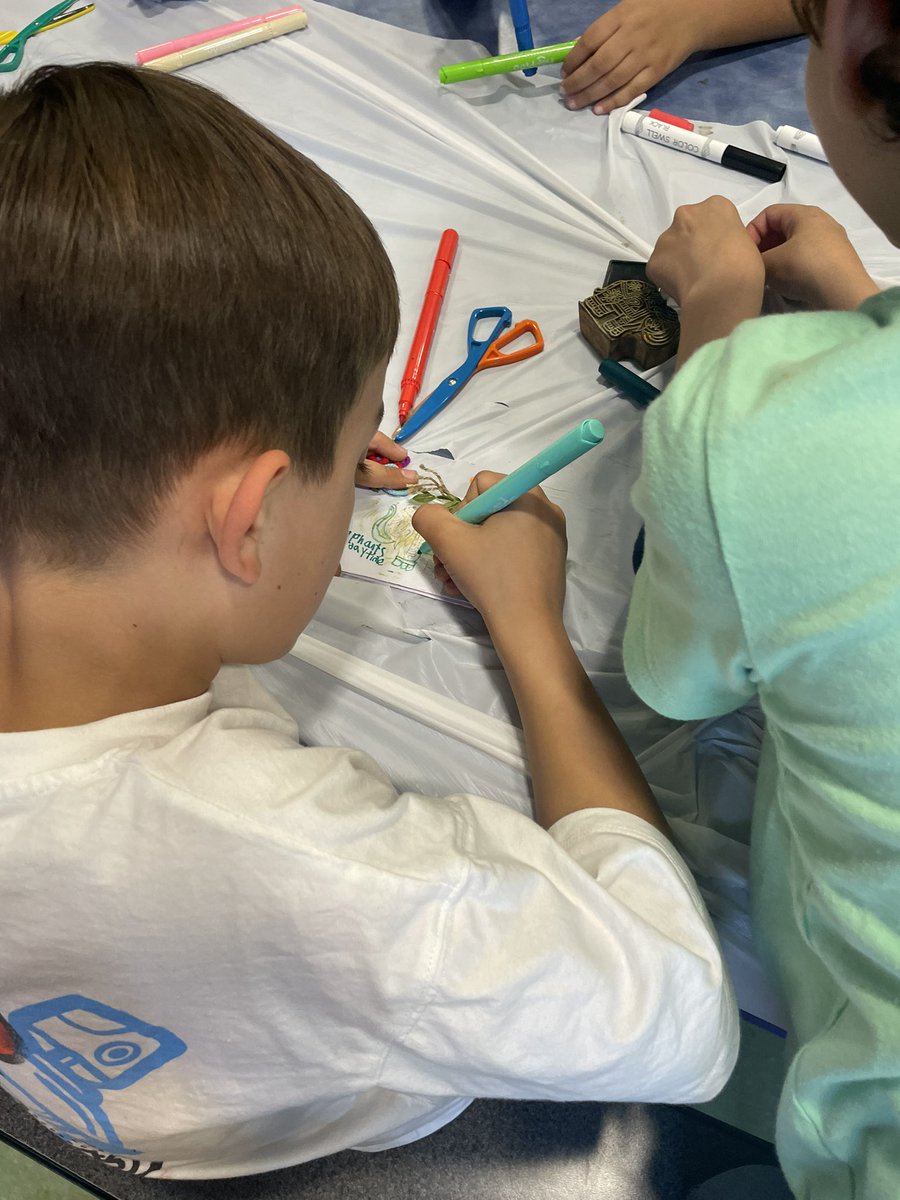 PS91Q's tweet photo. Great afternoon spent book making with PACK families and @MarquisStudios . Thank you Ms Wander and Ms Feldman for connecting everyone today. 
#onepackmanypawprints #BravePack
#ENLTEAM
@DOEChancellor @NYC_District24 @nycoasp @ArtsQueensNYC @NYCDOE https://t.co/KFLxnuDJrn
