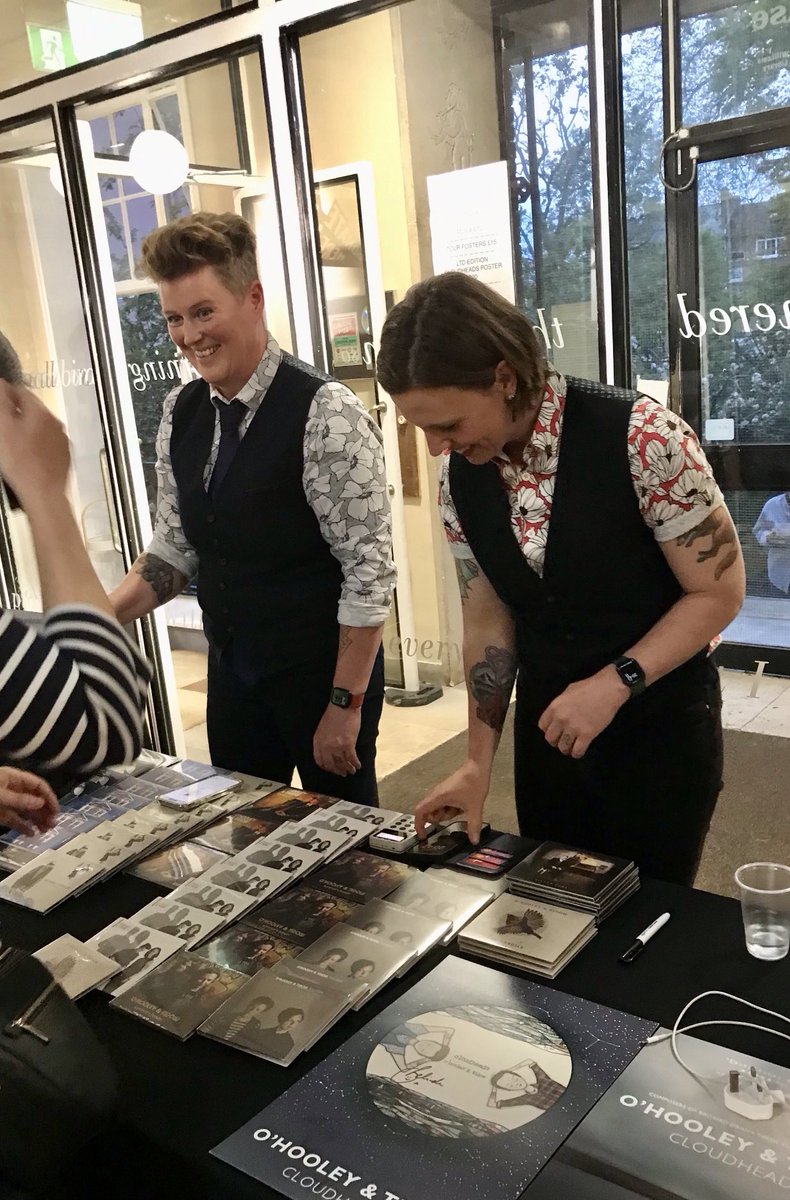 Laughed a lot and cried a little ⁦<a href="/OHooleyandTidow/">O'Hooley & Tidow</a>⁩ wonderful music ⁦<a href="/cecilsharphouse/">Cecil Sharp House</a>⁩ and they’re doing great trade in the interval!