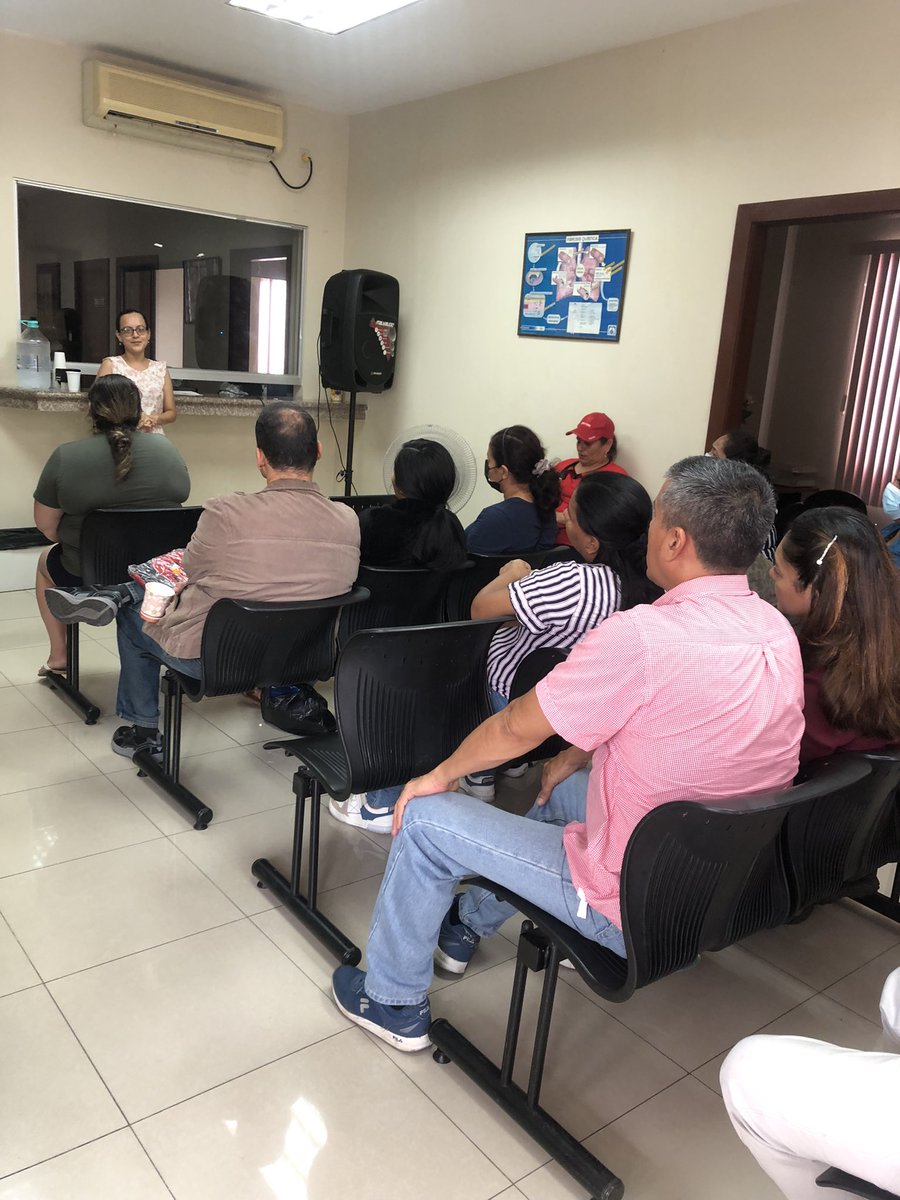 FQ_ECUADOR's tweet photo. Nos reunimos con los padres de familia de la  fundación para conocer las novedades que tienen en cuanto a la atención médica de sus niños y las medicinas NECESITAMOS más apoyo de los hospitales públicos 😳 necesitamos sus medicinas COMPLETAS cada consulta @PepeRuales @Salud_Ec https://t.co/XxJfBVrkt5