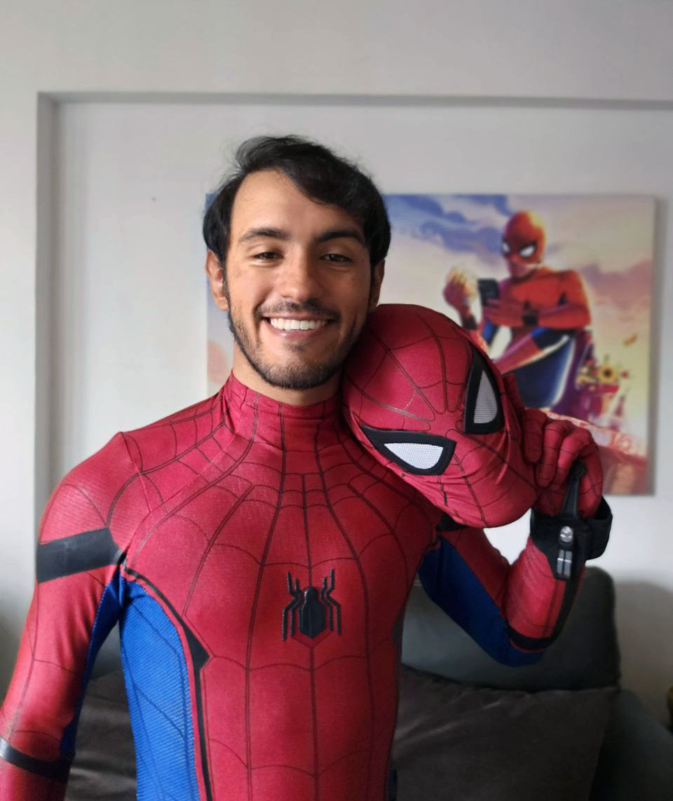 Olivarescfc's tweet image. OFICIAL: Sony Pictures me ha escogido para interpretar a una de las versiones de Spider-Man en la próxima película de #SpiderMan A Través del #SpiderVerso.

Doblaré en Español para toda Latinoamérica al 1er Spider-Man con acento venezolano, una versión entre muchas del multiverso