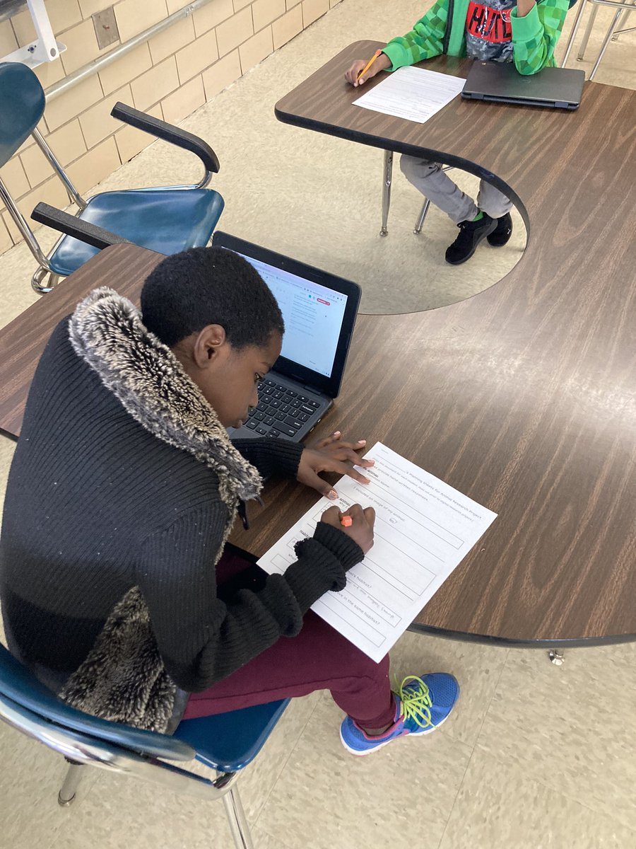 MrsHillGMA's tweet photo. Summer is right around the corner but that doesn’t stop us from working hard in room 210! Students completed an end of the year project that consisted of them picking an animal to research and then creating a presentation to share with their class! I am so proud of this bunch! 💚 https://t.co/6plUfjS5TO
