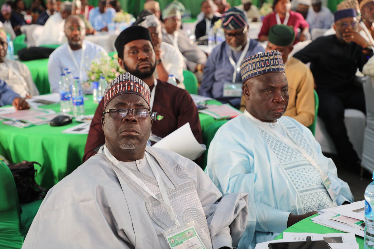 PLACNG's tweet photo. 1/ #Photosplash of participants from Day 5 at the ongoing Induction Programme for members-elect of the 10th National Assembly organised by @nassnigeria & @nilsnigeria with support from @PLACNG and @UKinNigeria https://t.co/EA1qzrjQSW