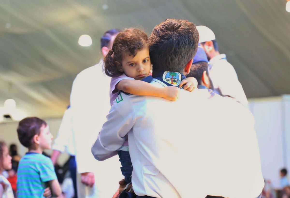 fcf_iu_edu's tweet photo. لقطـــة ختــام ✨

نلقاكم باذن الله مساء الغد 
الجمعة من بعد العصــــر
حتى الساعة الـ10:30م
.
.
#مهرجان_الثقافات11
#الجامعة_الاسلامية https://t.co/frotWKc1n1