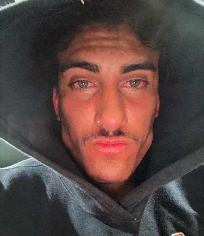 me pone celosa hasta que se ría con otra