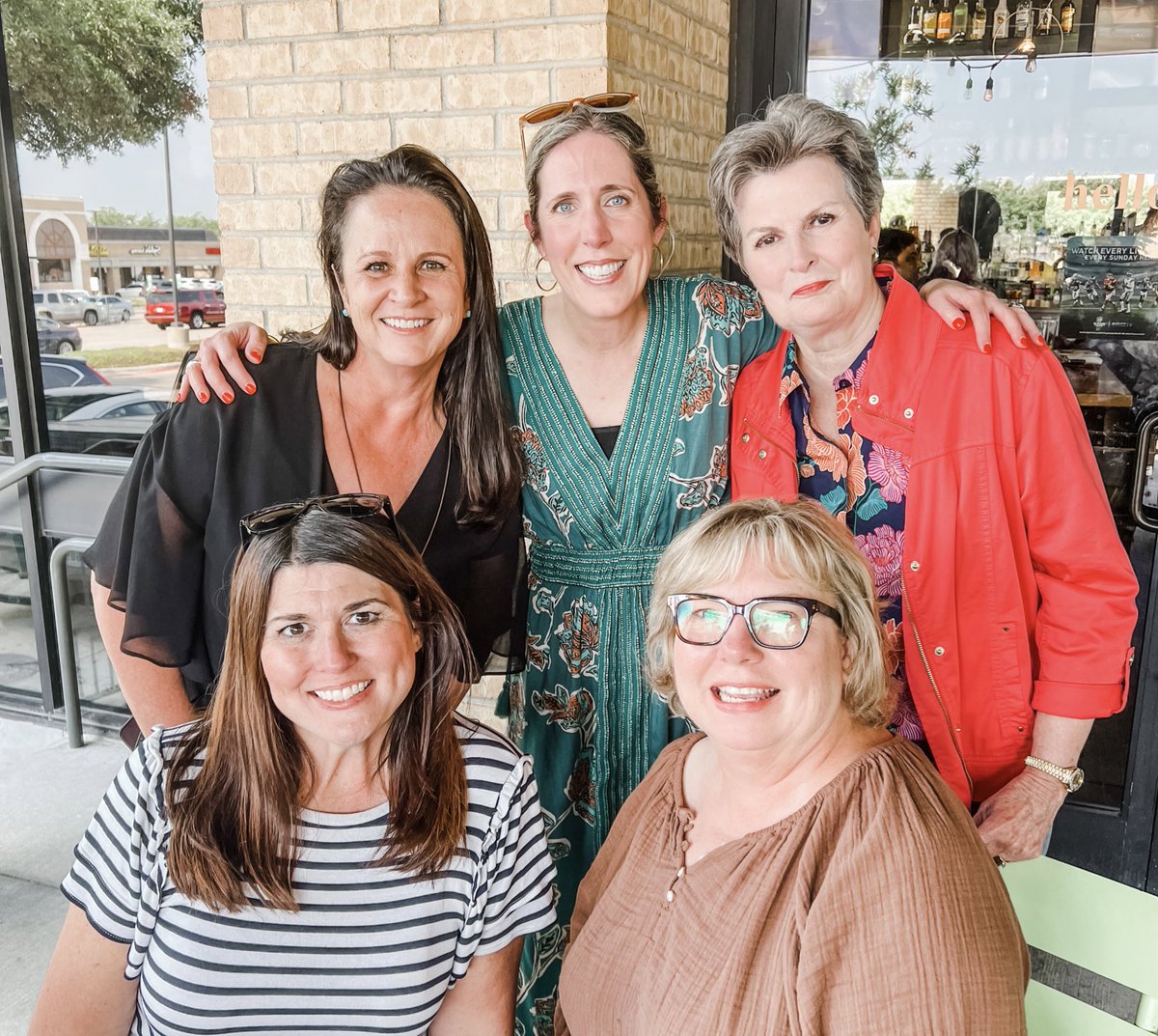 RNJHCounselor's tweet photo. RNJH school counselors past &amp; present!!💚💛💚💛
@RISDcounselors 
#RISDbelieves
#buildbetterhumans https://t.co/LcBwrGJEty