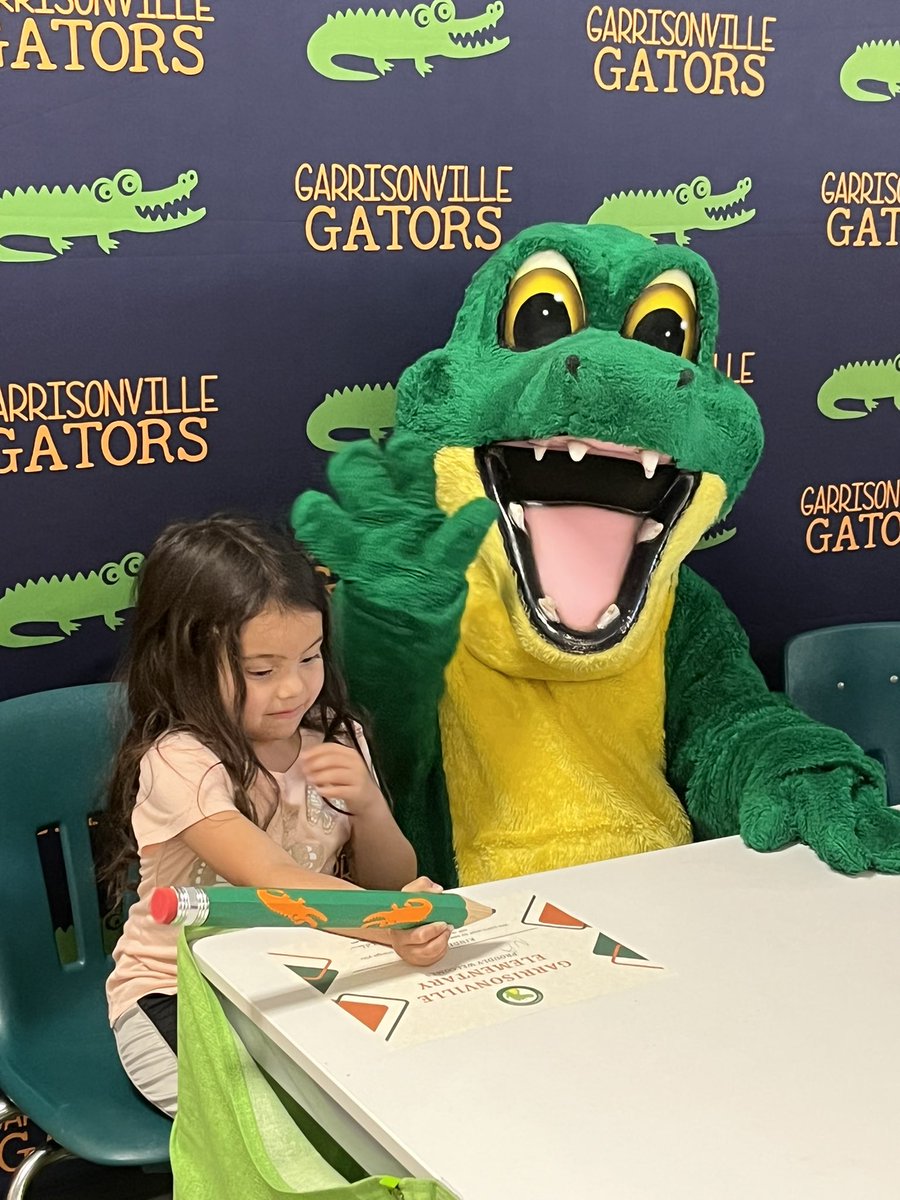 KinderGator signing tonight!  We were so excited to meet several new families this evening and look forward to the start of the 2023-2024 school year!! 🧡🐊@gesgatorprin <a href="/GESGATOR/">Garrisonville Elem.</a>