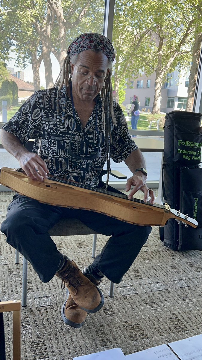 BingFutch's tweet photo. Great times in Richland, Washington yesterday! #mountaindulcimer #RemainSeatedPlease #learntoplaymusic #livemusic https://t.co/c9BqmmHaw9