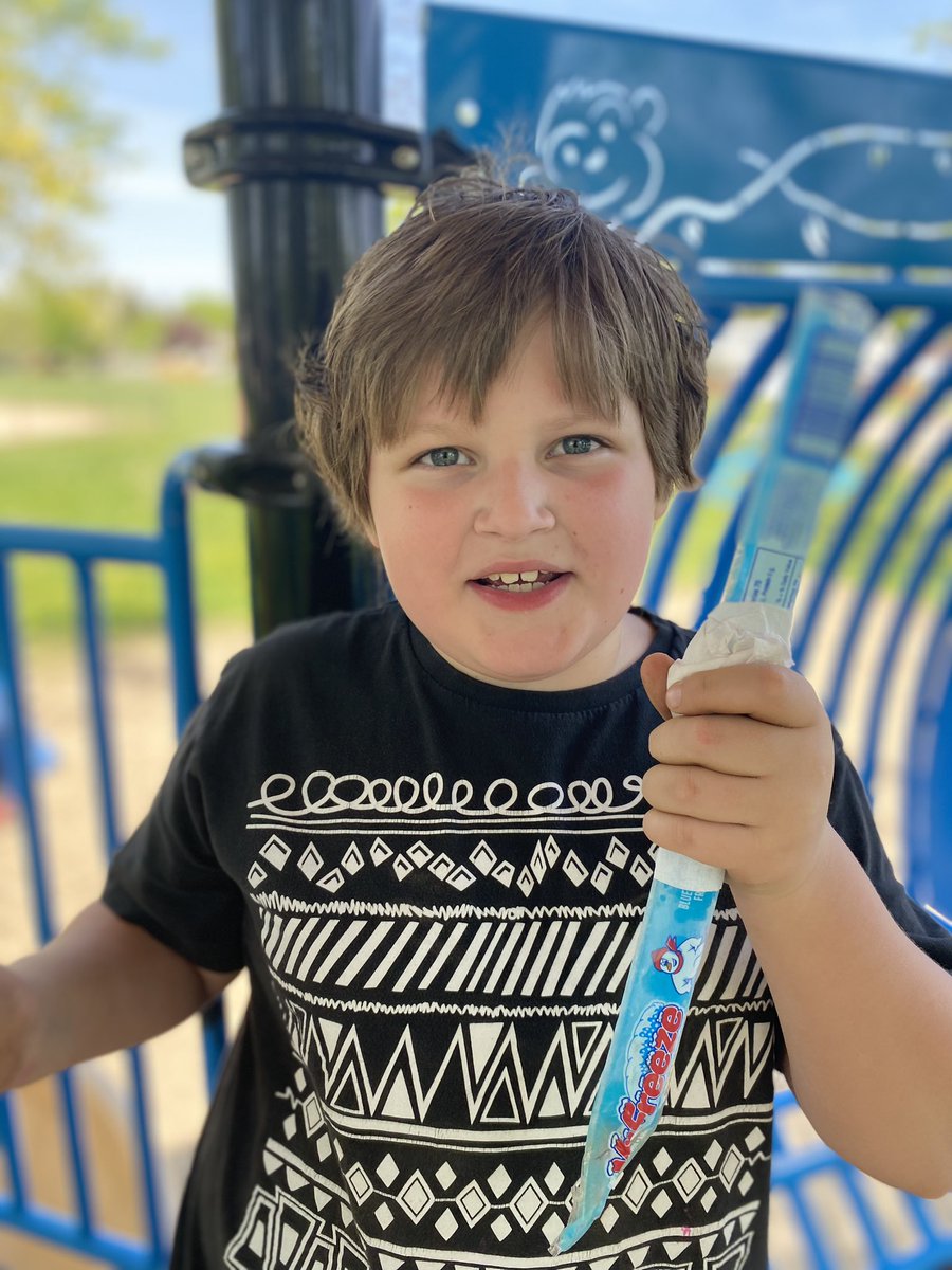 PrincessEGAINS's tweet photo. #fitWeek #rewards of #freezies at the #park today! #gecdsbGAINS @Amandaruggaber @MrsMoore119 @WinneyKelly @kathcollins67 @PEPanthers @gecdsbpro @Brittan20988874 https://t.co/64pPxz60JJ