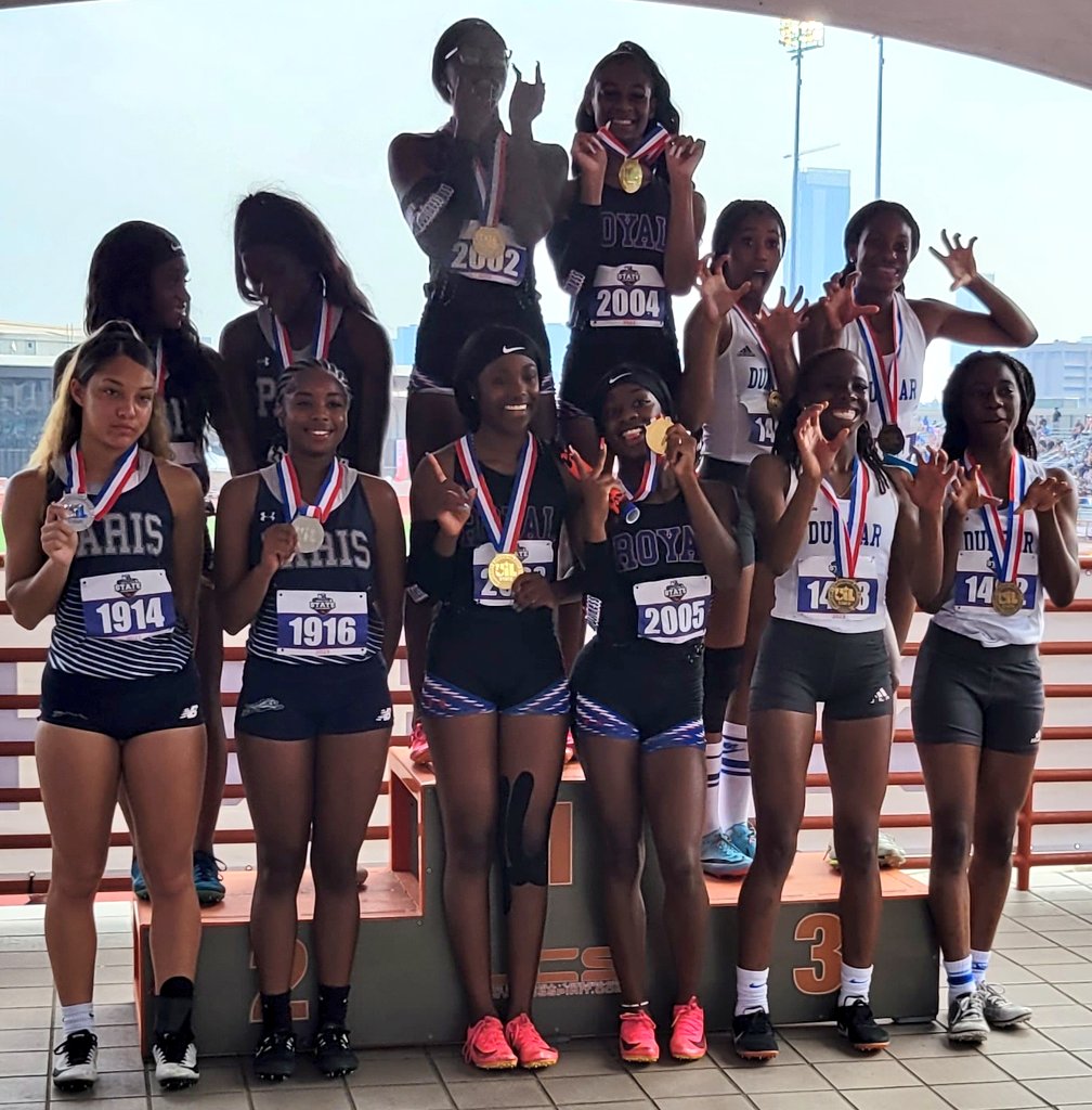 FWISDAthletics's tweet image. Congratulations, Dunbar, for getting #underthetent!! It's medal time! 
@DunbarFWISD