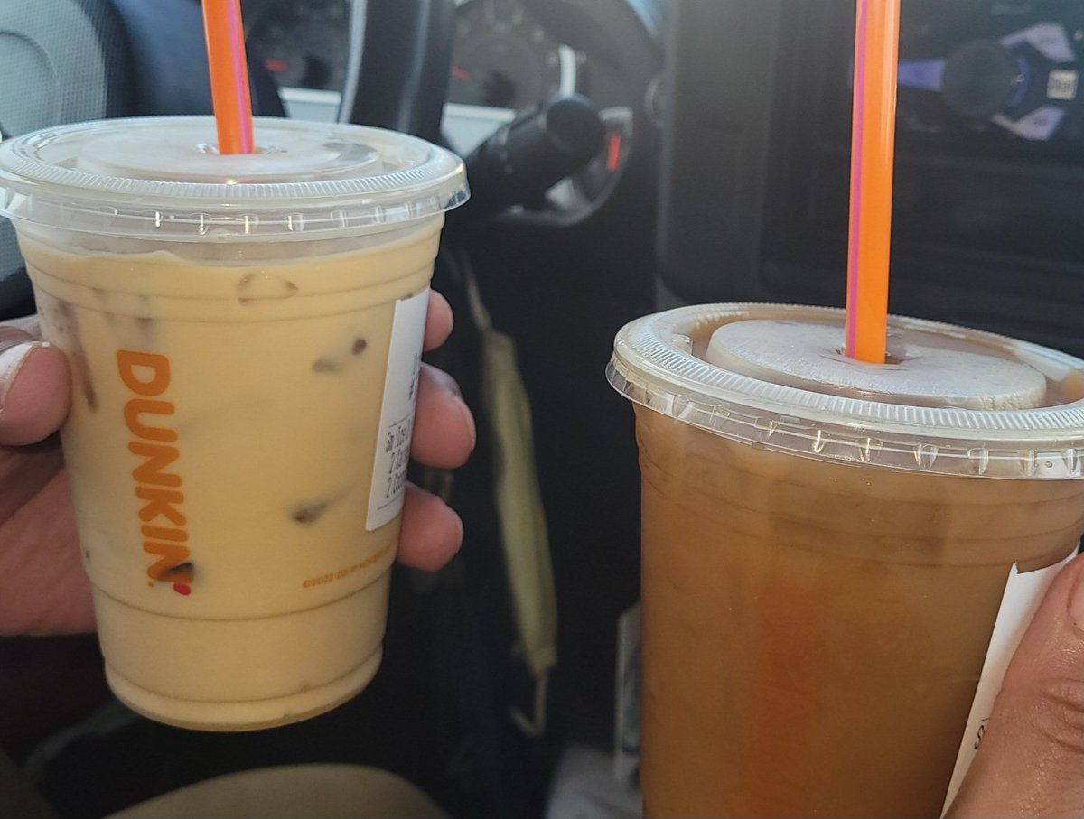 djkon112's tweet photo. Same exact order...dunking donuts never makes the same drink alike 🥺🤣
@dunkindonuts https://t.co/oI5btcQWn5