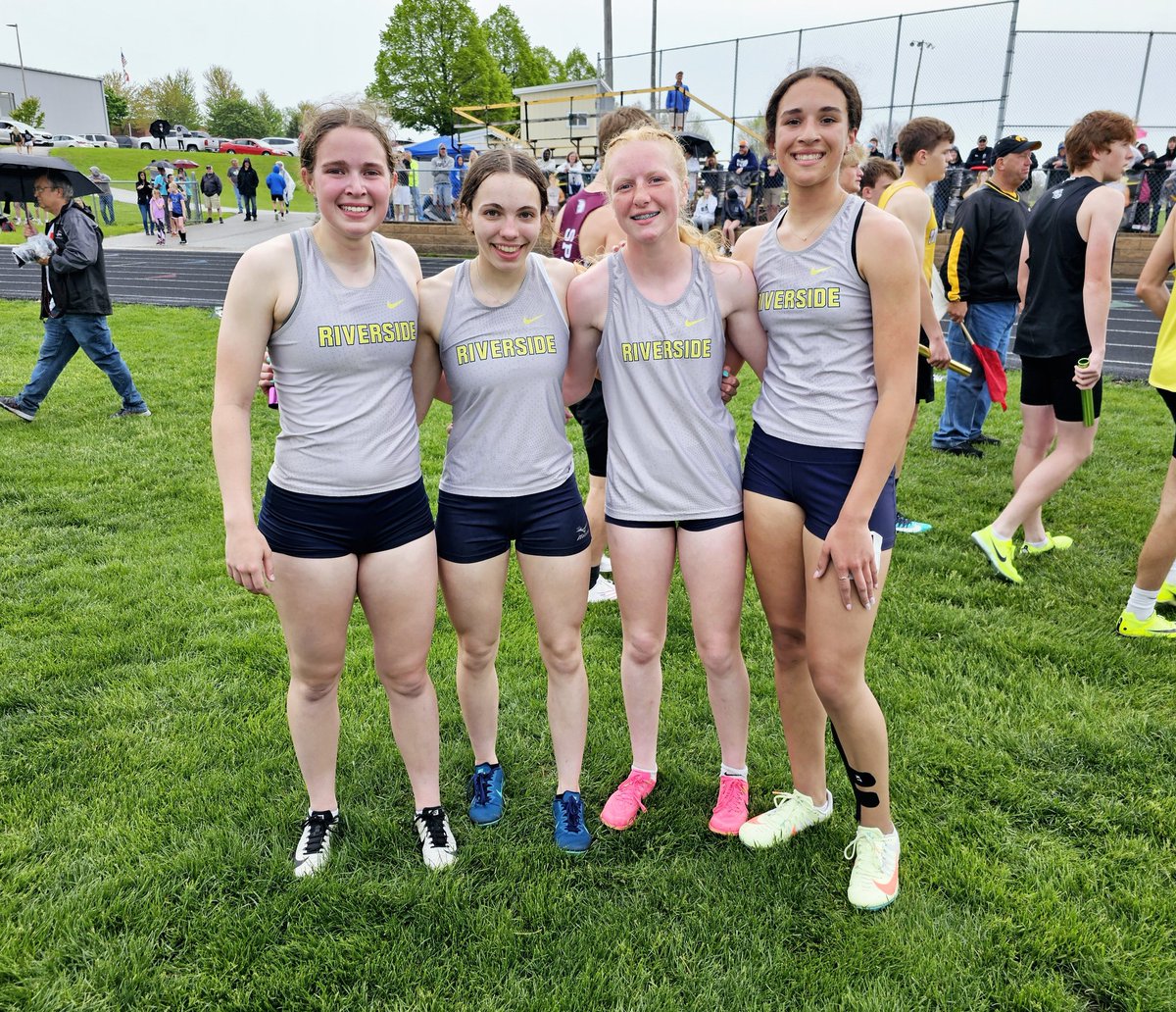 On to STATE! 4x800 Relay: Adaline Martens, Veronica Schechinger, Bailey Richardson, and Bentley Rone. #RivTF