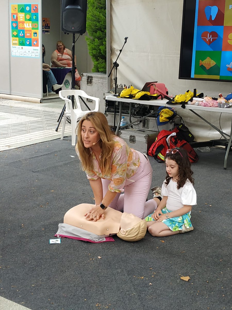 Area3Lorca's tweet photo. #FeriadelaSalud en Lorca. Este viernes continuará con una Charla de un fisioterapeuta del Servicio de Rehabilitación del Hospital Rafael Méndez @Area3Lorca y taller de Rehabilitación de Higiene postural en Escolares. #Postureando y Taller de Reanimación #Cardiopulmonar RCP. https://t.co/AO0CJkDawL