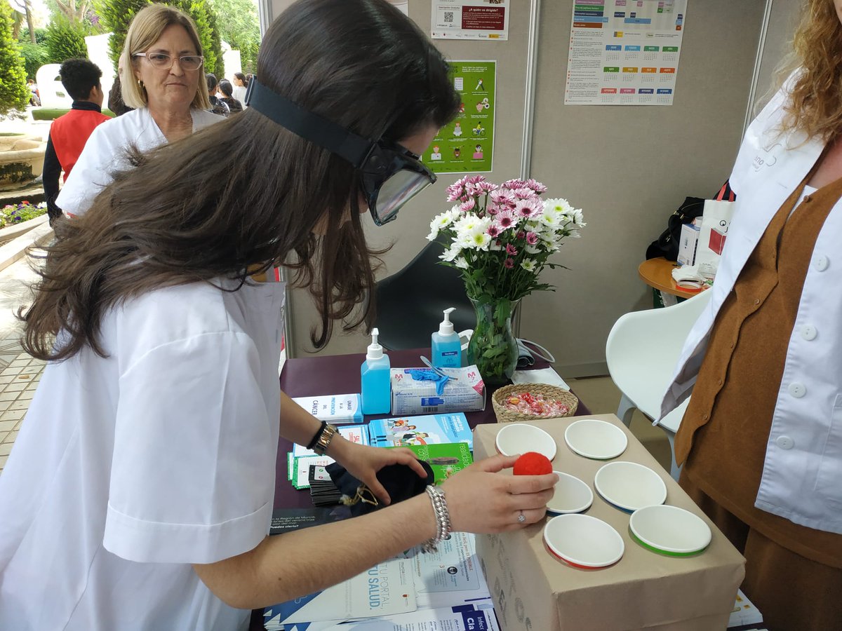 Area3Lorca's tweet photo. #FeriadelaSalud en Lorca. Este viernes continuará con una Charla de un fisioterapeuta del Servicio de Rehabilitación del Hospital Rafael Méndez @Area3Lorca y taller de Rehabilitación de Higiene postural en Escolares. #Postureando y Taller de Reanimación #Cardiopulmonar RCP. https://t.co/AO0CJkDawL