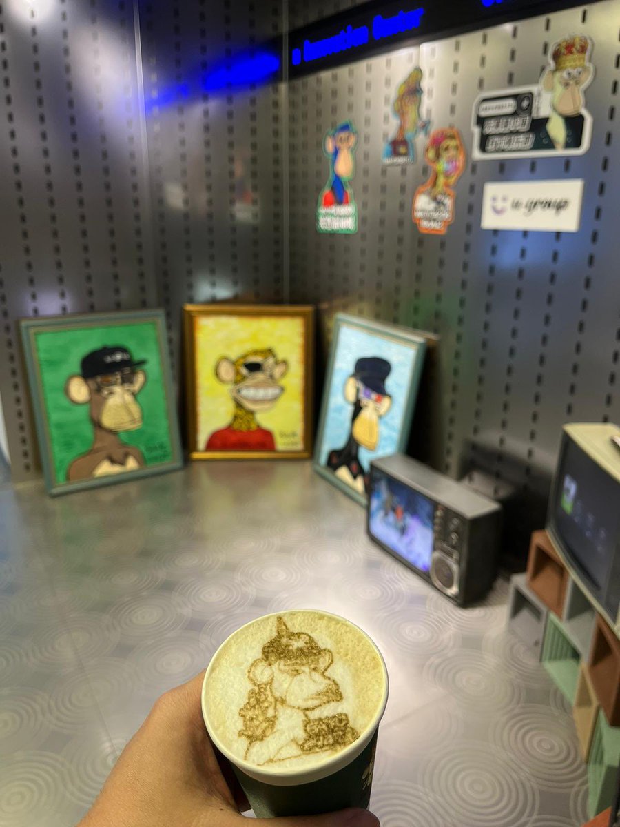 Johnnylee_DDC's tweet image. GM 
@BoredApeYC coffee time