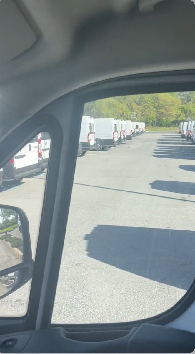 WB6DYN's tweet photo. #Breaking #Invasion #News🚨
Transport vans found being #covertly #staged in intermediate locations for #migrant #Title42 invasion.
#Border surge netting thousands per day in record amounts. #Biden admin thru #Mayorkis & @DHSgov plan to shuttle 10k/day+ into #US states. https://t.co/G8EBPus1n4