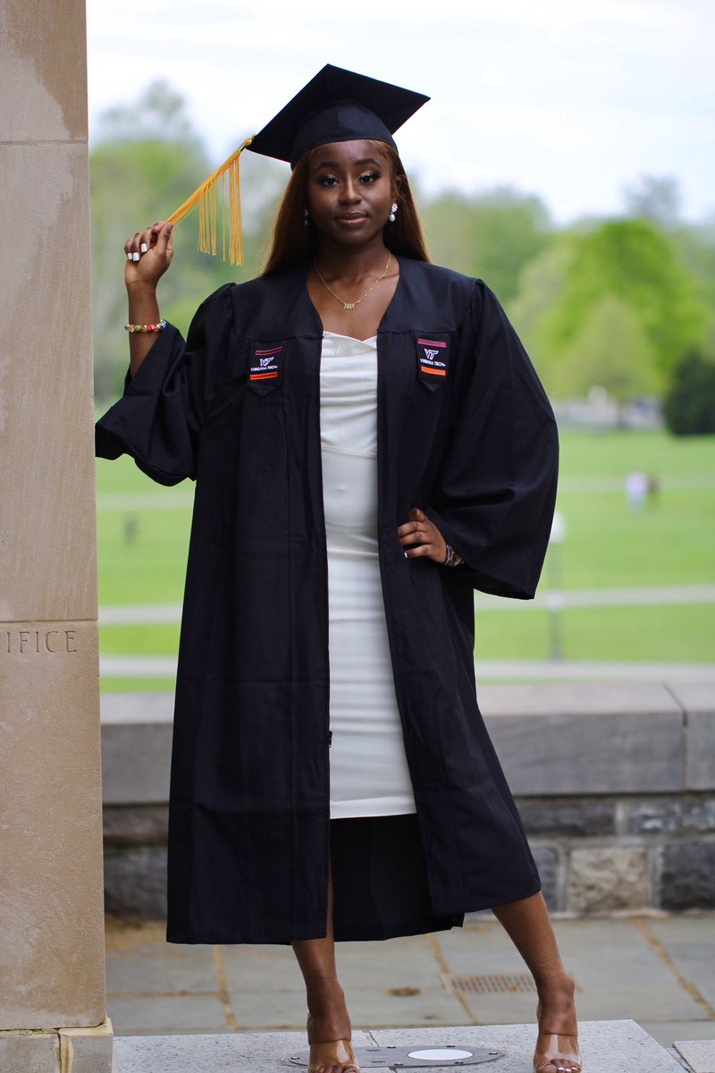 _cassieeq's tweet photo. alumna status loading …🎓 https://t.co/N1di10bub9