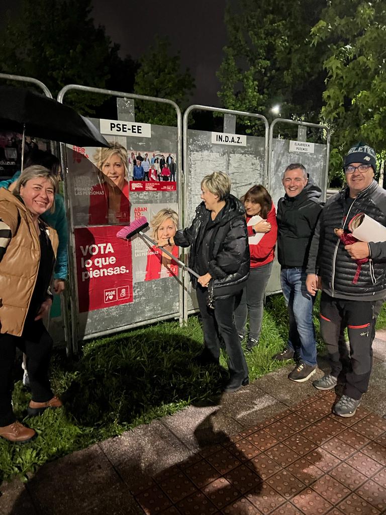 MAITANAMG's tweet photo. 🌹Tenemos equipo, tenemos ilusión y tenemos esperanza de gobernar #abantozierbena . 
Gracias compañeros! Empieza el camino del cambio! 
#hacemosbizkaia #DefiendeLoQuePiensas  #28M 
@PSEBizkaia https://t.co/CSVcP4F7Qt