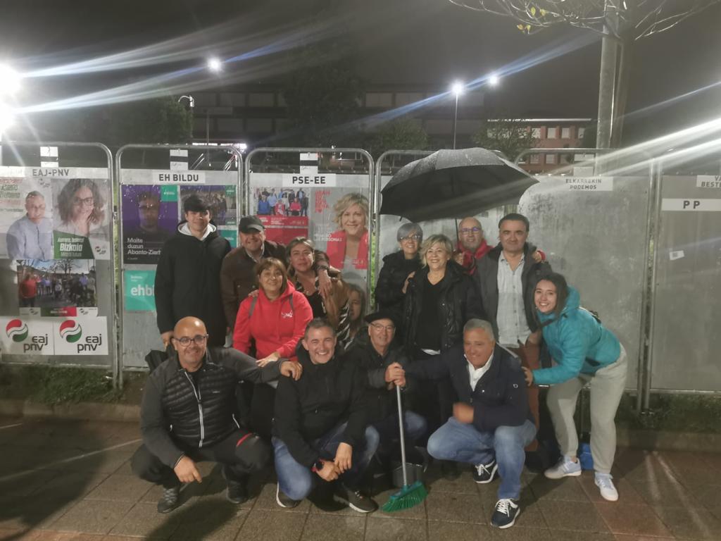 MAITANAMG's tweet photo. 🌹Tenemos equipo, tenemos ilusión y tenemos esperanza de gobernar #abantozierbena . 
Gracias compañeros! Empieza el camino del cambio! 
#hacemosbizkaia #DefiendeLoQuePiensas  #28M 
@PSEBizkaia https://t.co/CSVcP4F7Qt