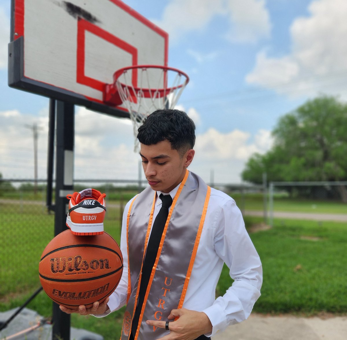 danielfloresjrr's tweet photo. If God is for me, who can be against me? #2yeargraduate #Classof2023 https://t.co/7WCylwSEAj
