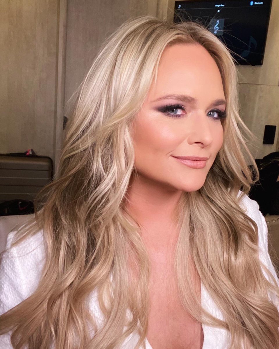 mirandalambert's tweet photo. 🎠✨ #ACMawards https://t.co/i1B496mP5X