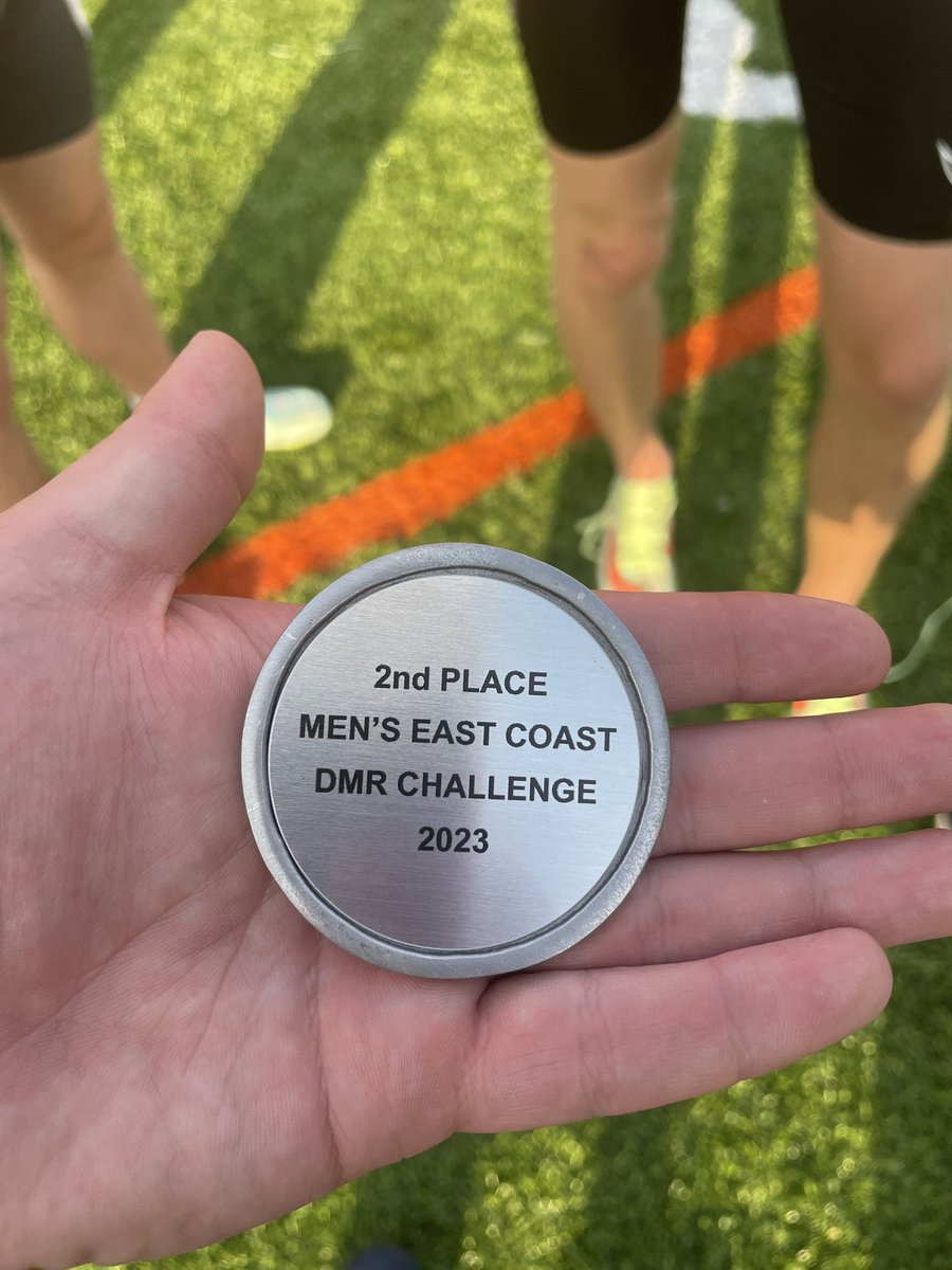 BriarcliffXC_TF's tweet photo. 🚨 school record 🚨 boys distance medley relay smashes the school record by 8 seconds, dropping a NY #5 with a time of 10:29.06, placing 2nd in the East Coast Championship and qualifying for New Balance Outdoor Nationals @cdrops3 @Bcliff_6th_man https://t.co/VtA1Di0gUL