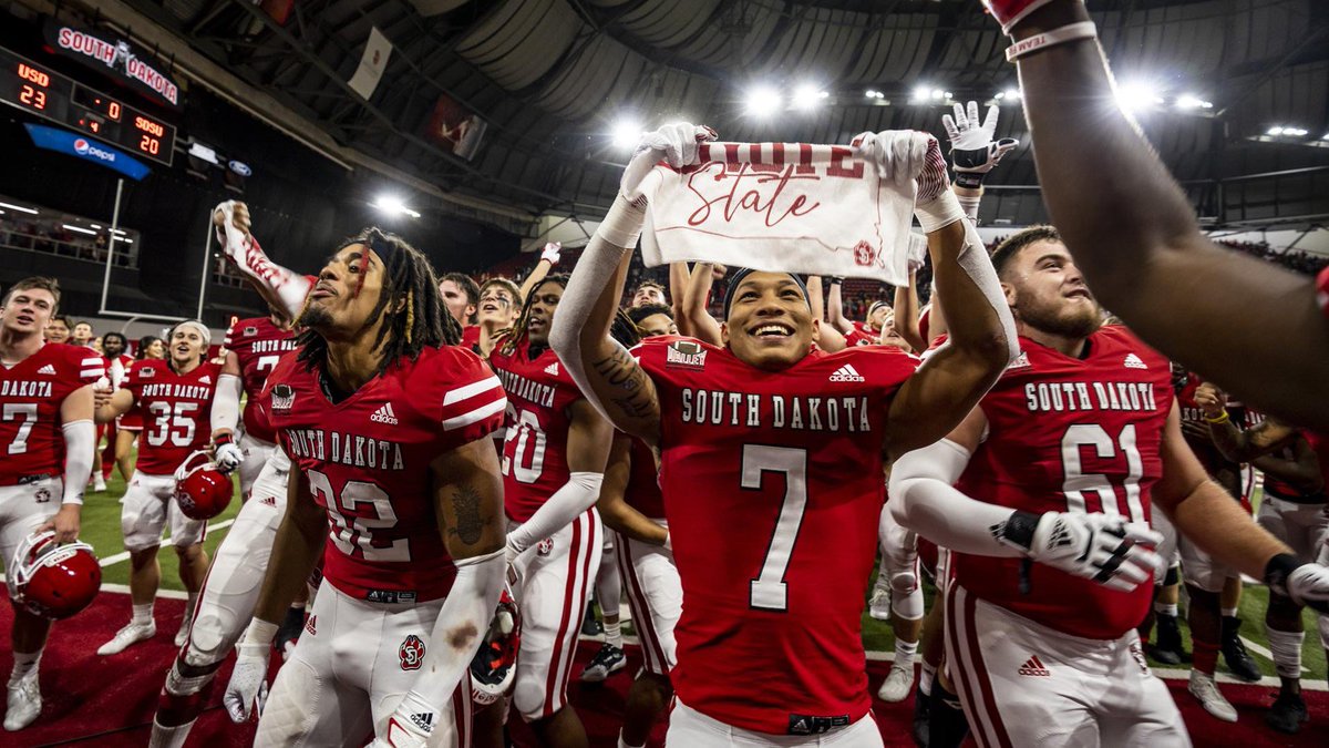 BrendonMcQueen1's tweet photo. #AGTG After a great conversation with @CoachRobSnyder I am blessed to receive my 1st D1 offer from the University of South Dakota @coach_fred @CoachDubMaddox @Coach_U13 @scuknowit @CoachReed_ https://t.co/IlRoNHqlXq